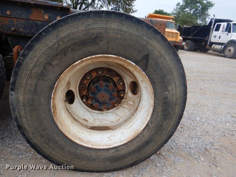 image for item DI2313 1998 Mack RD6883 truck cab and chassis