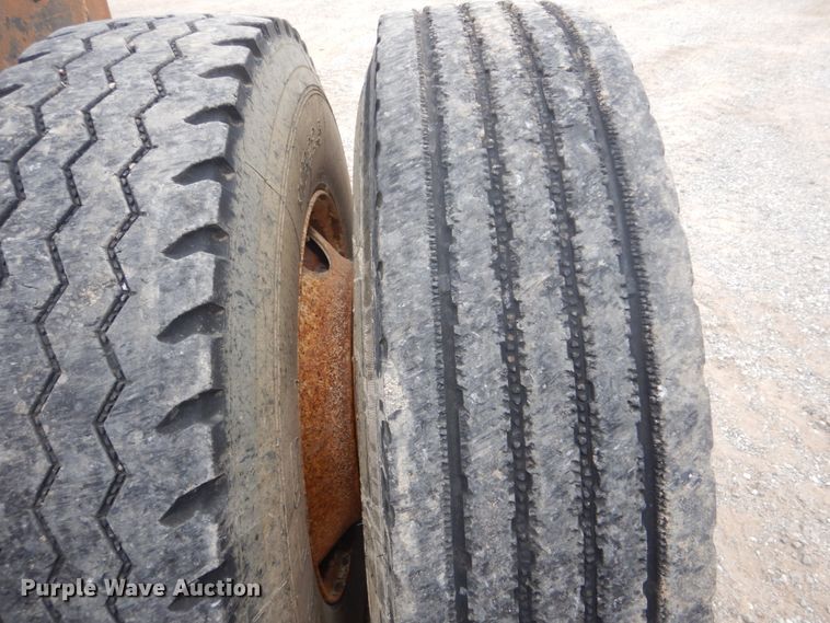 image for item DI2313 1998 Mack RD6883 truck cab and chassis