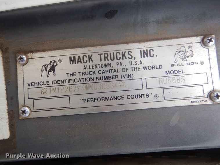 image for item DI2313 1998 Mack RD6883 truck cab and chassis