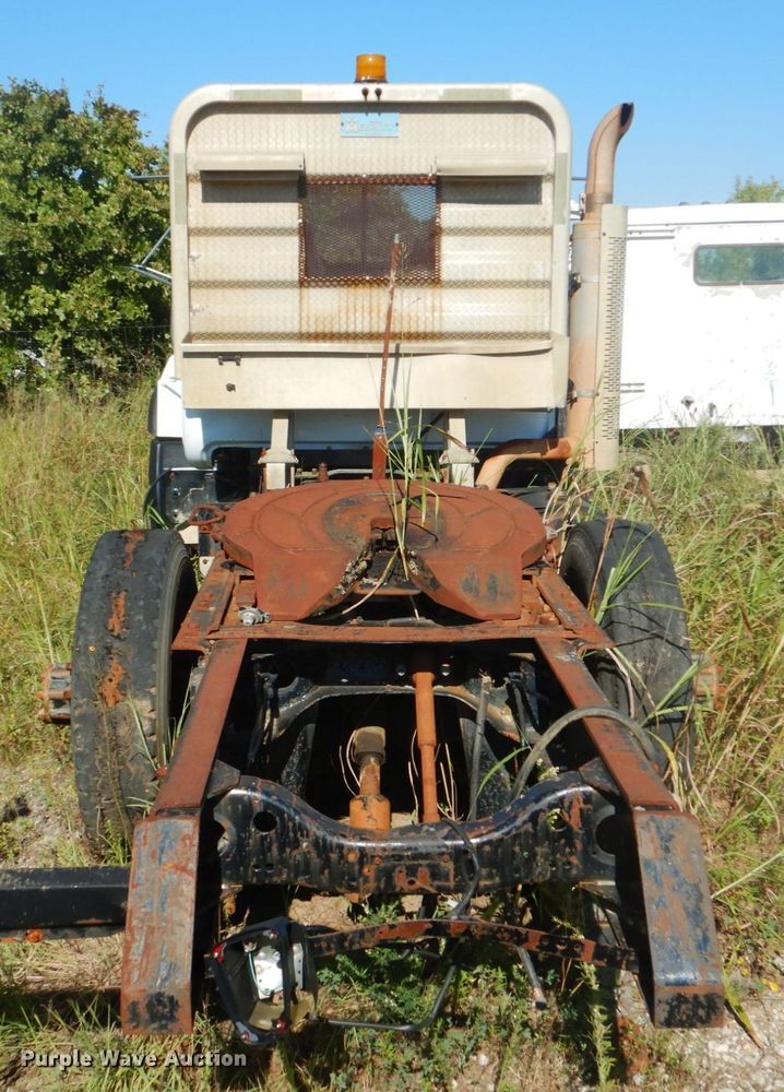 image for item DI2323 1998 Mack RD semi truck