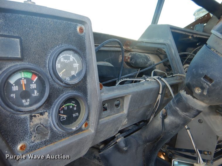 image for item DI2323 1998 Mack RD semi truck