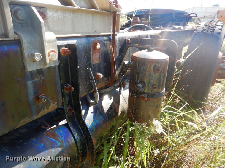 image for item DI2323 1998 Mack RD semi truck