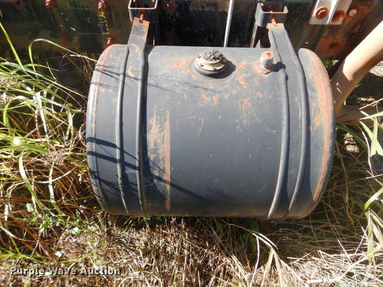 image for item DI2323 1998 Mack RD semi truck