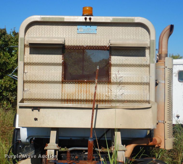 image for item DI2323 1998 Mack RD semi truck