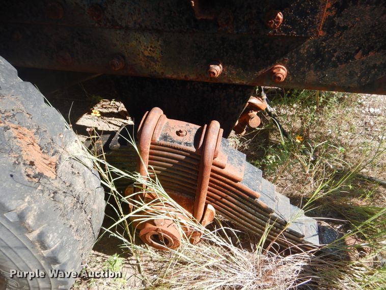 image for item DI2323 1998 Mack RD semi truck