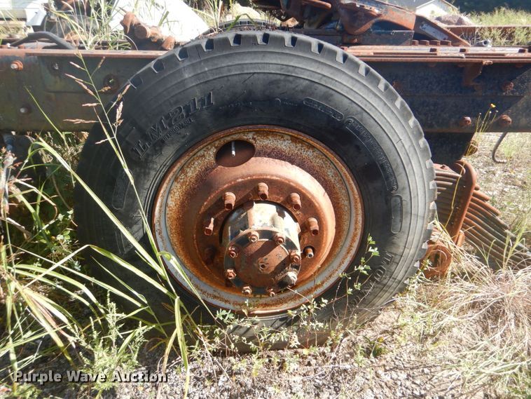 image for item DI2323 1998 Mack RD semi truck