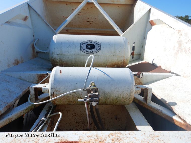 image for item DI2324 1999 Trail Blazer 5400 bottom dump trailer