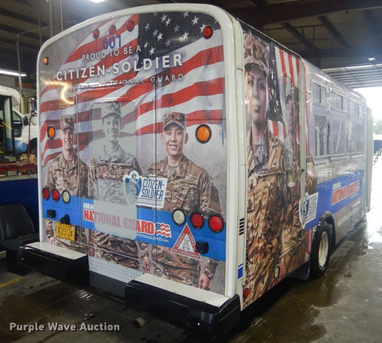 image for item DI2333 2009 Ford E450 shuttle bus