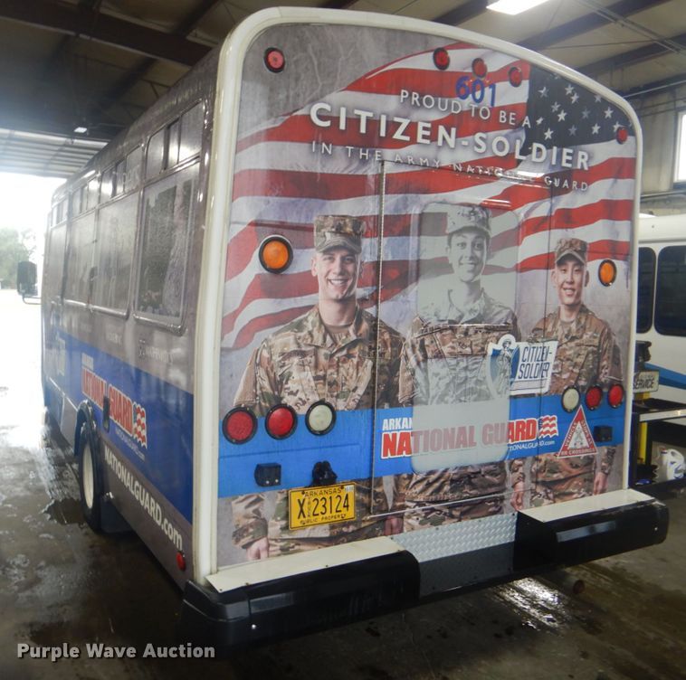 image for item DI2333 2009 Ford E450 shuttle bus