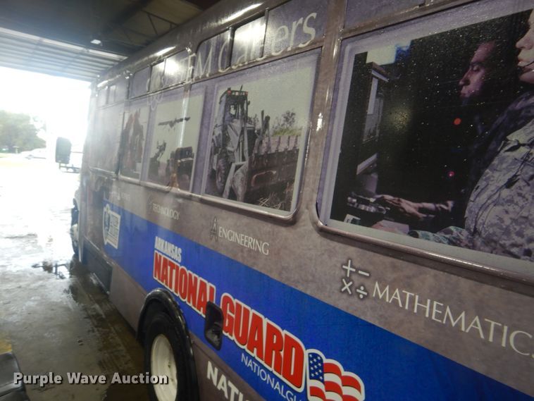 image for item DI2333 2009 Ford E450 shuttle bus