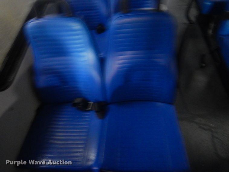 image for item DI2333 2009 Ford E450 shuttle bus