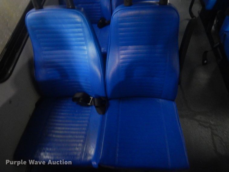 image for item DI2333 2009 Ford E450 shuttle bus