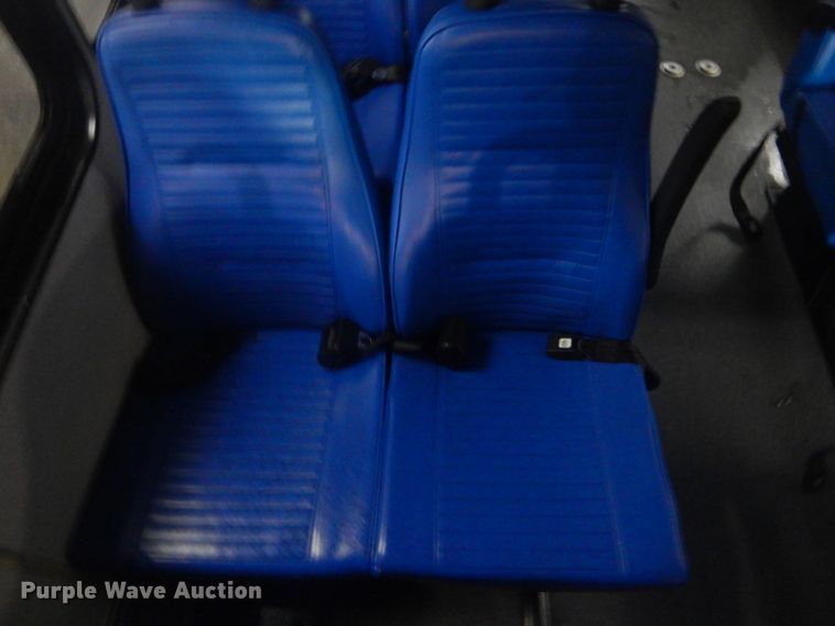 image for item DI2333 2009 Ford E450 shuttle bus