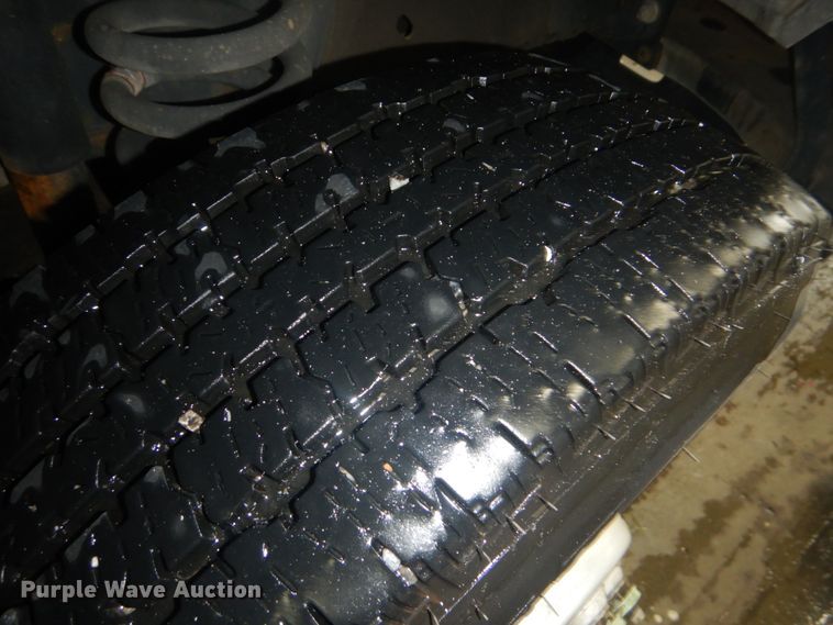 image for item DI2333 2009 Ford E450 shuttle bus