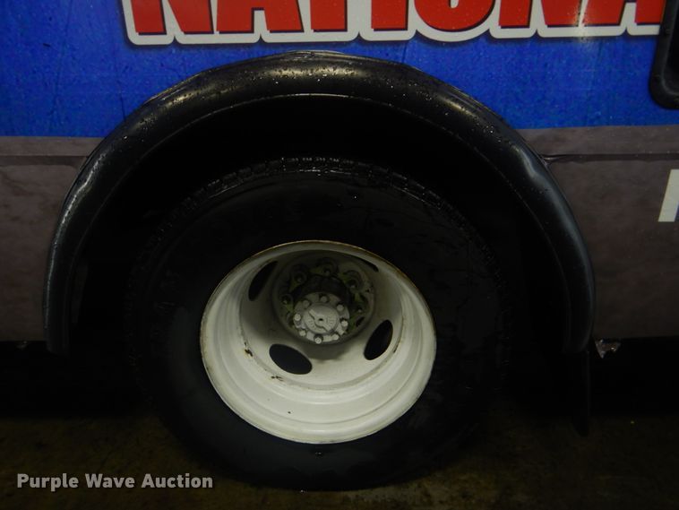 image for item DI2333 2009 Ford E450 shuttle bus