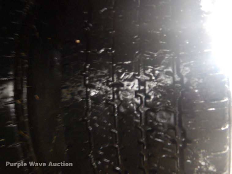 image for item DI2333 2009 Ford E450 shuttle bus