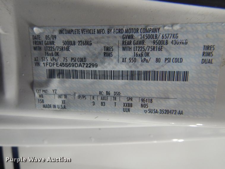 image for item DI2333 2009 Ford E450 shuttle bus