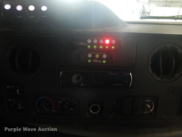 image for item DI2334 2009 Ford E450 Super Duty shuttle bus