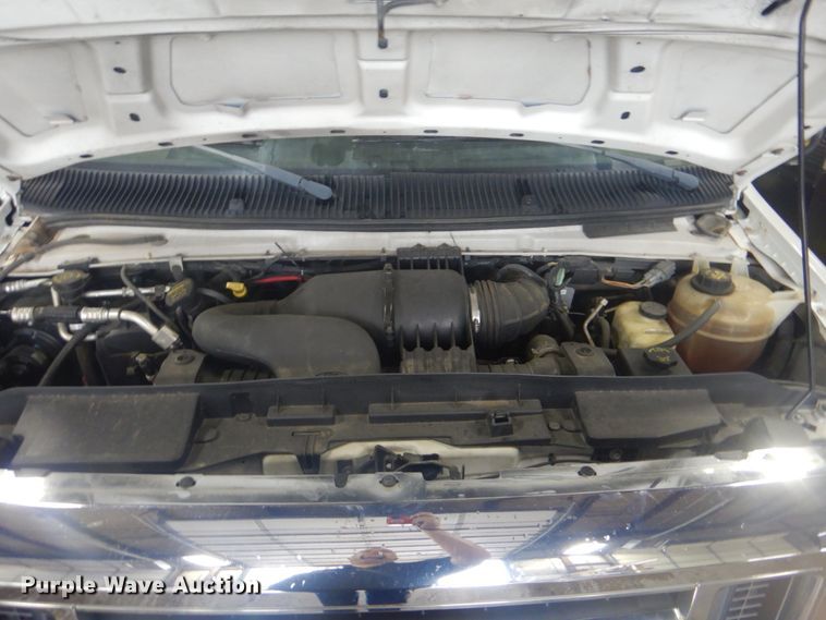 image for item DI2334 2009 Ford E450 Super Duty shuttle bus