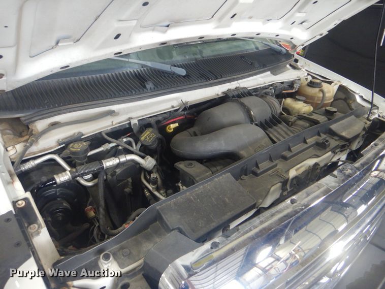 image for item DI2334 2009 Ford E450 Super Duty shuttle bus