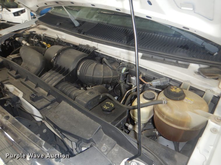 image for item DI2334 2009 Ford E450 Super Duty shuttle bus