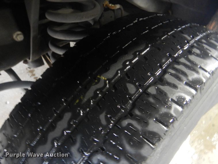 image for item DI2334 2009 Ford E450 Super Duty shuttle bus