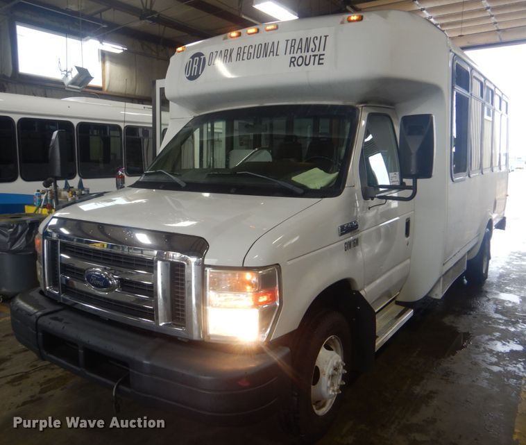 image for item DI2335 2010 Ford E450 Super Duty shuttle bus