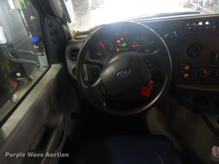 image for item DI2335 2010 Ford E450 Super Duty shuttle bus