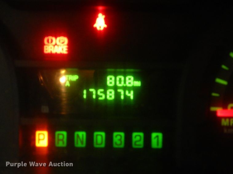 image for item DI2335 2010 Ford E450 Super Duty shuttle bus