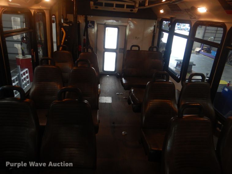 image for item DI2335 2010 Ford E450 Super Duty shuttle bus