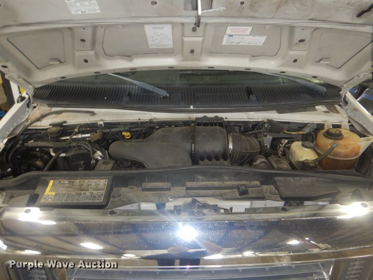 image for item DI2335 2010 Ford E450 Super Duty shuttle bus