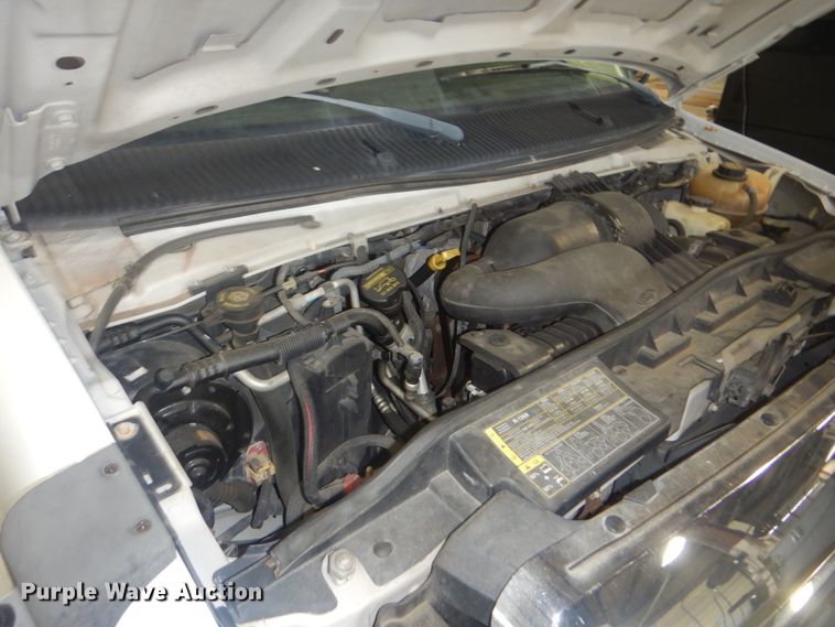 image for item DI2335 2010 Ford E450 Super Duty shuttle bus