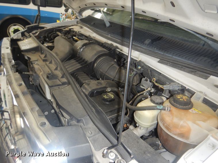 image for item DI2335 2010 Ford E450 Super Duty shuttle bus