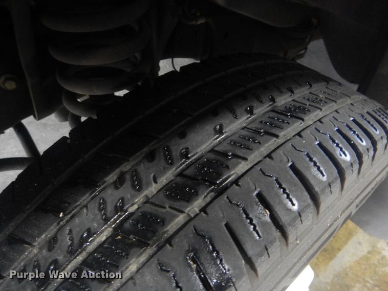 image for item DI2335 2010 Ford E450 Super Duty shuttle bus