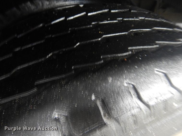 image for item DI2335 2010 Ford E450 Super Duty shuttle bus