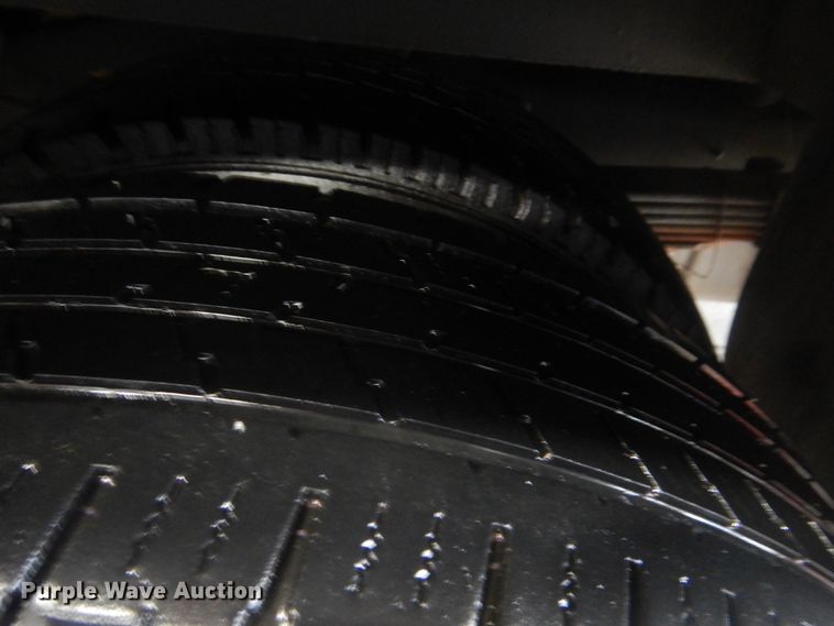 image for item DI2335 2010 Ford E450 Super Duty shuttle bus