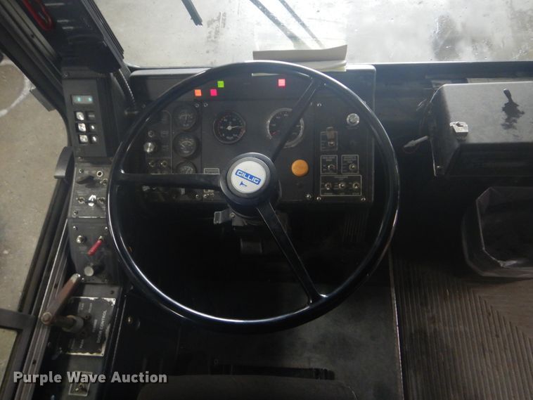 image for item DI2339 1997 Gillig C20D102N4 coach bus