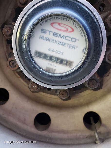 image for item DI2339 1997 Gillig C20D102N4 coach bus