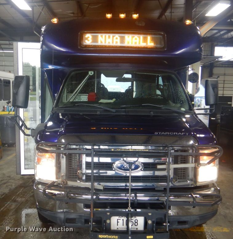 image for item DI2342 2011 Ford Econoline E450 Super Duty shuttle bus