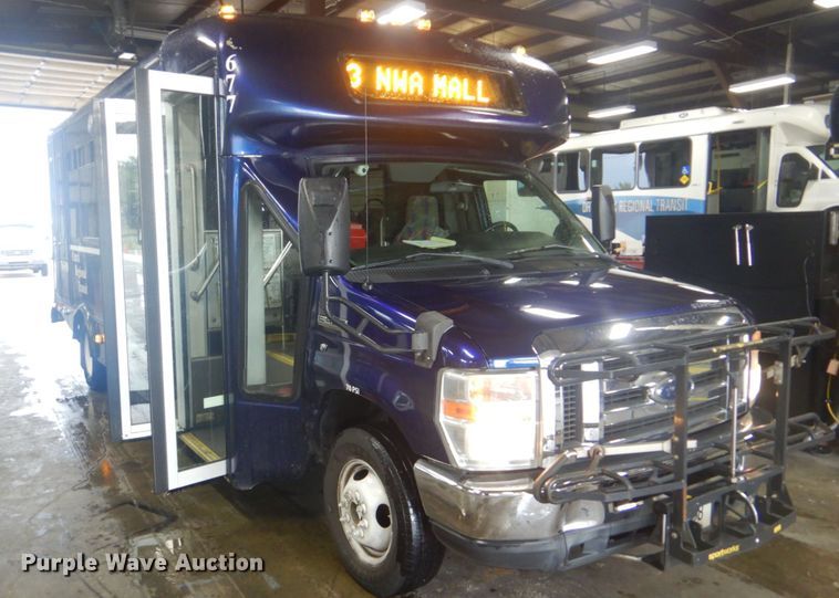 image for item DI2342 2011 Ford Econoline E450 Super Duty shuttle bus