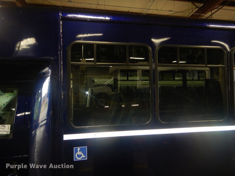 image for item DI2342 2011 Ford Econoline E450 Super Duty shuttle bus