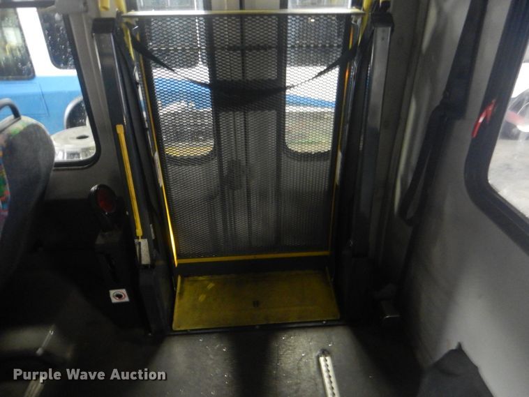 image for item DI2342 2011 Ford Econoline E450 Super Duty shuttle bus