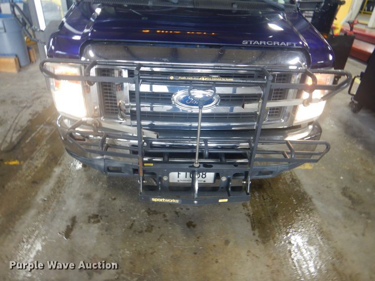 image for item DI2342 2011 Ford Econoline E450 Super Duty shuttle bus