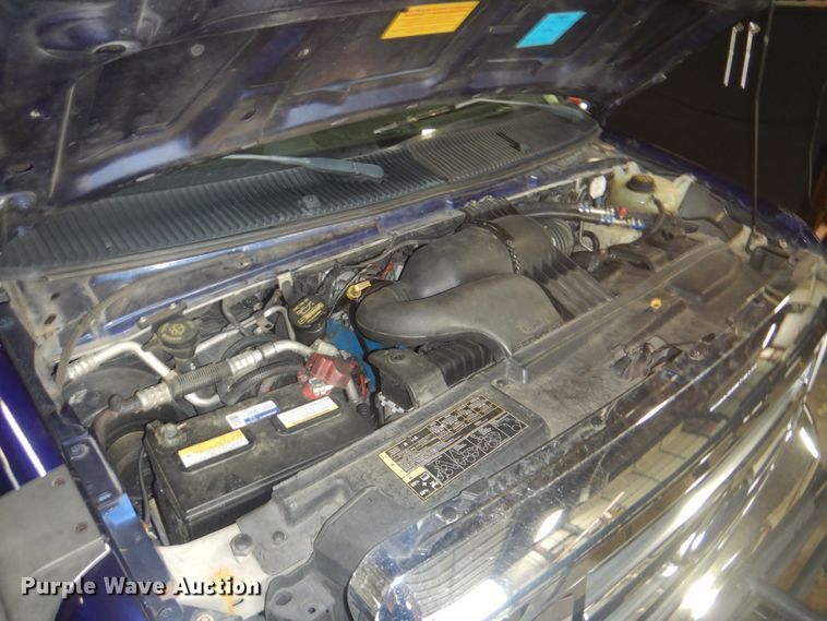 image for item DI2342 2011 Ford Econoline E450 Super Duty shuttle bus