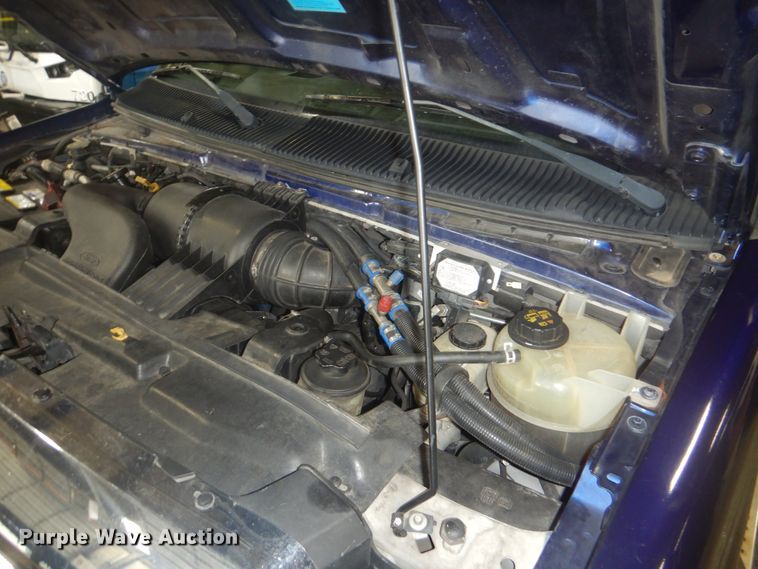 image for item DI2342 2011 Ford Econoline E450 Super Duty shuttle bus