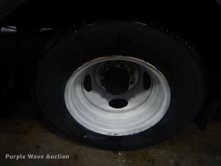 image for item DI2342 2011 Ford Econoline E450 Super Duty shuttle bus