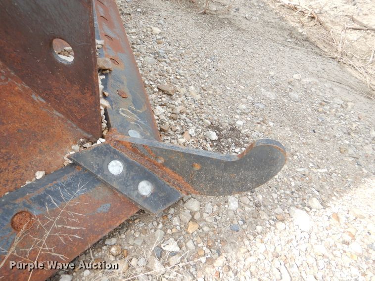 image for item DI2499 John Deere motor grader V-plow