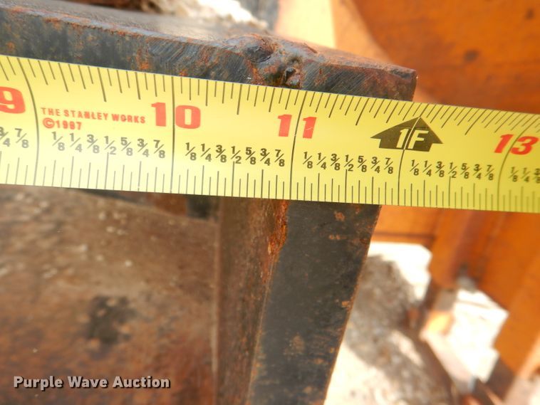 image for item DI2499 John Deere motor grader V-plow