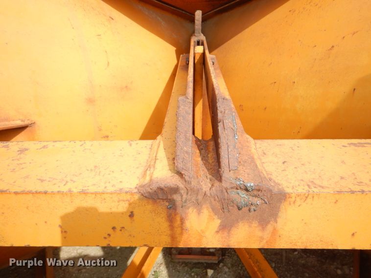 image for item DI2499 John Deere motor grader V-plow