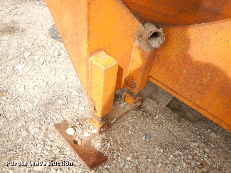 image for item DI2499 John Deere motor grader V-plow